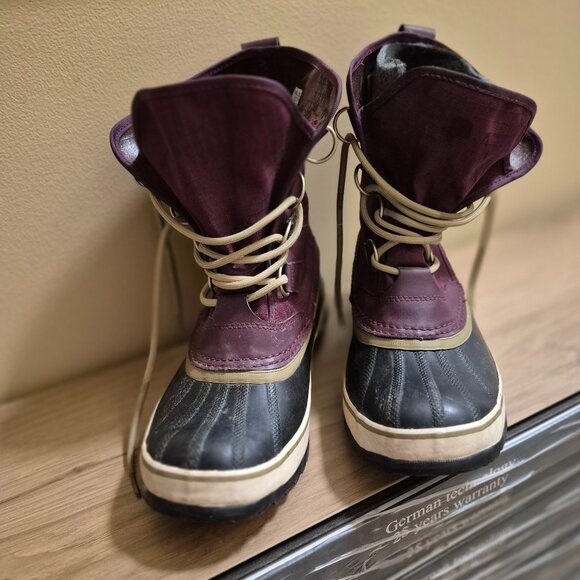 Sorely Purple Waterproof Boots  with Felt Liners - Picture 1 of 6